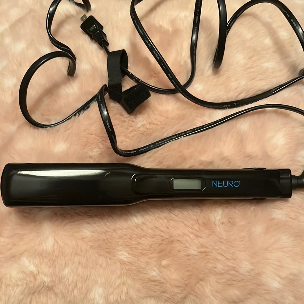 Paul Mitchell Nuero hair straightener